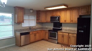 126 Hillcrest Dr in La Vernia, TX - Building Photo - Building Photo