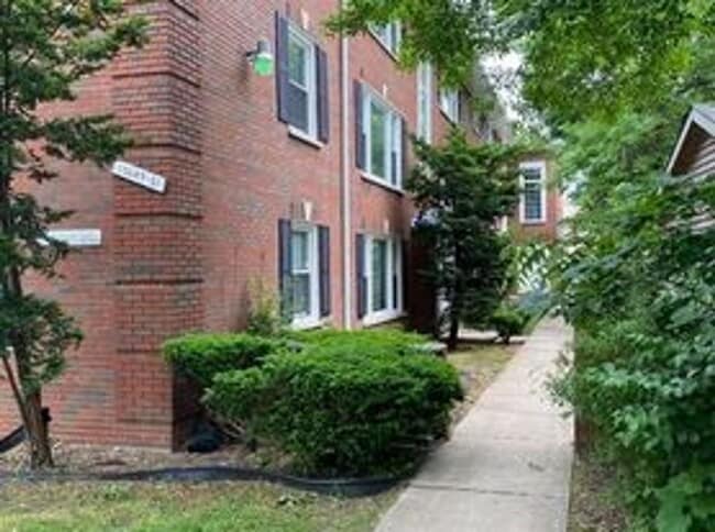 10320-28 S Walden Pkwy