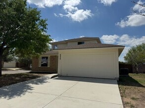 9822 Autumn Pl in Converse, TX - Building Photo - Building Photo