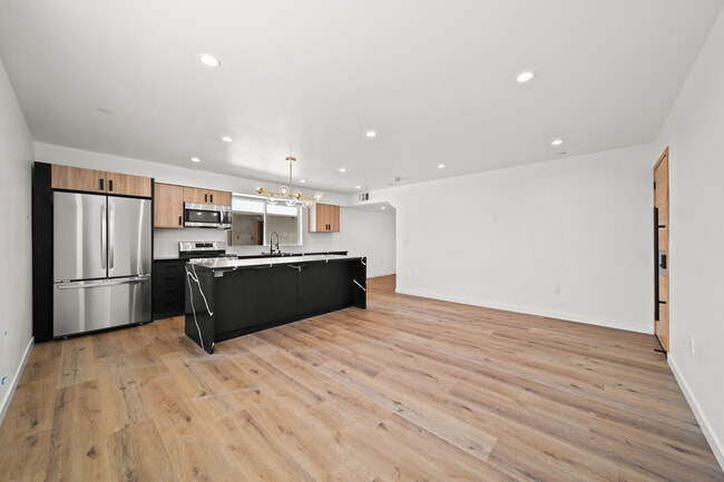 6053 Craner Ave in Los Angeles, CA - Building Photo - Building Photo