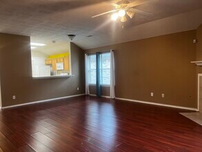 5508 Lilywood Ln in Rosharon, TX - Foto de edificio - Building Photo