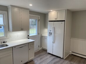 9 Newport Ave-Unit -Main House in Pembroke, MA - Building Photo - Building Photo