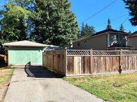 14040 Courtland Pl N in Seattle, WA - Building Photo