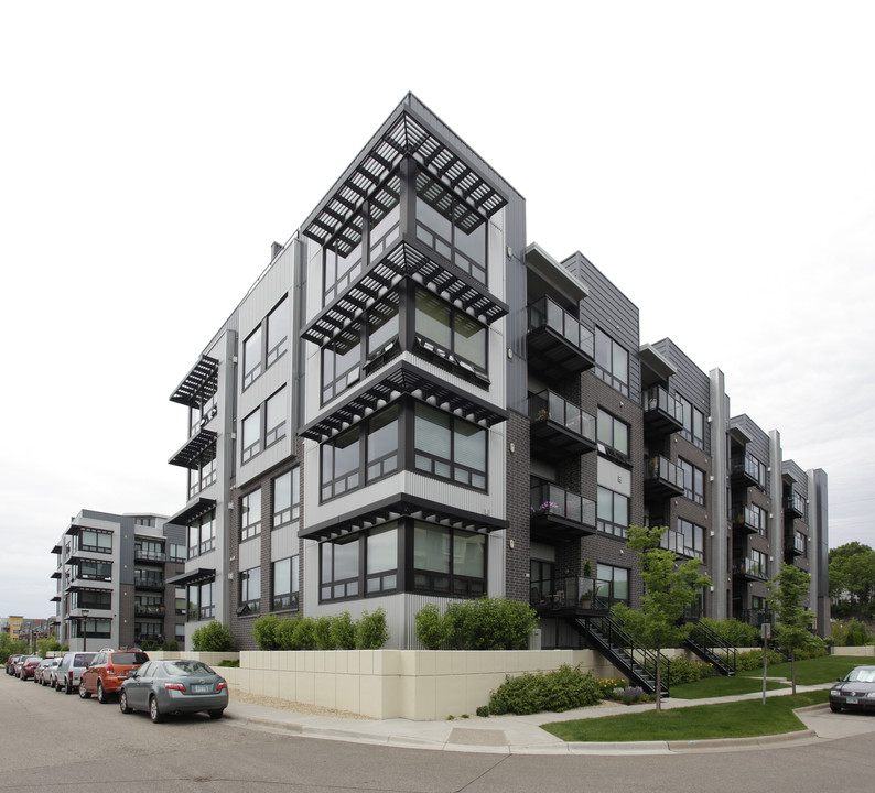 Riverfront Flats in St. Paul, MN - Building Photo