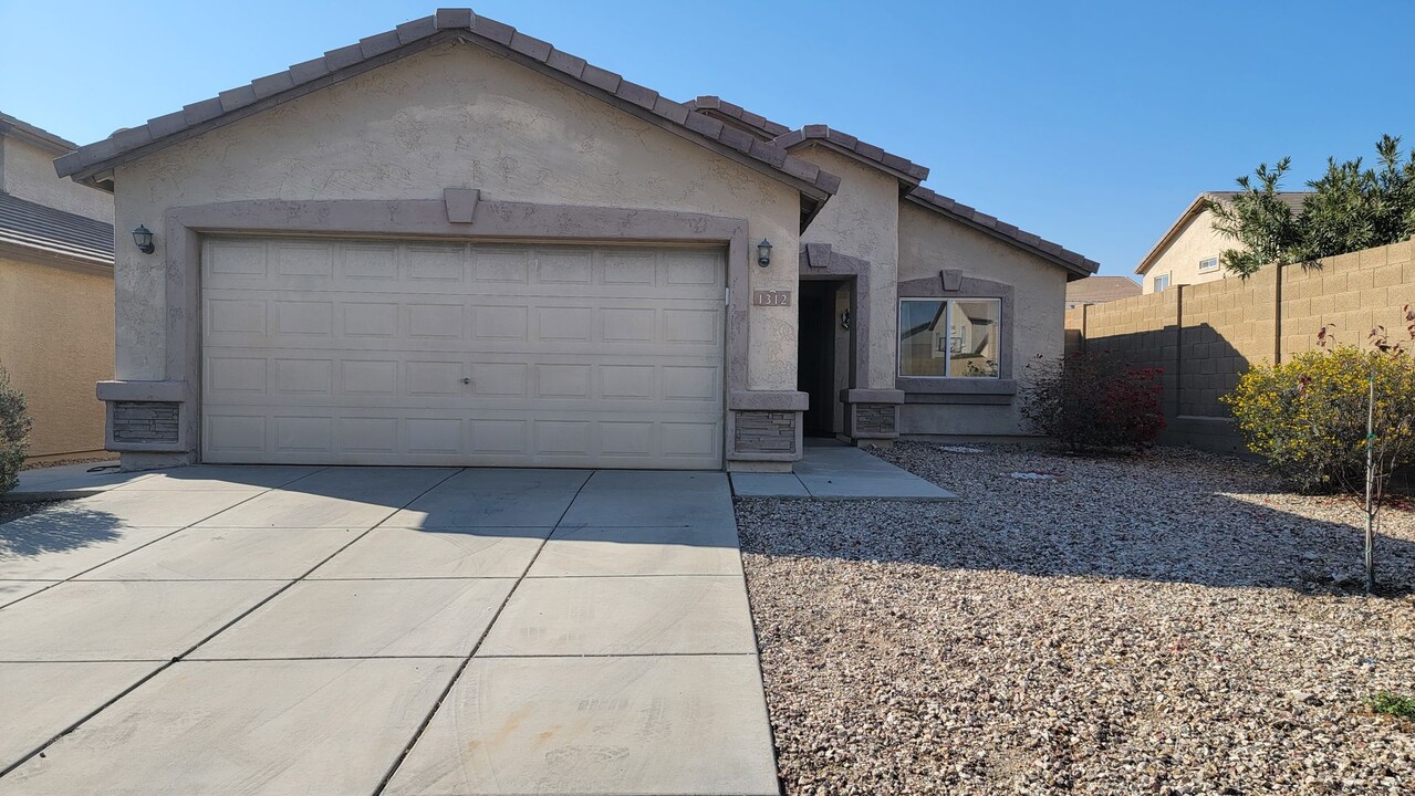 1312 S 222nd Dr in Buckeye, AZ - Building Photo