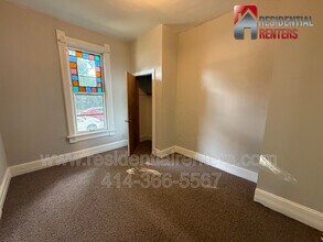202 E North Ave in Milwaukee, WI - Building Photo - Building Photo