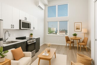 Ellis Apartments in Tacoma, WA - Building Photo - Building Photo