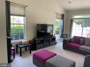 46 Warwick Rd in West Windsor Township, NJ - Building Photo - Building Photo