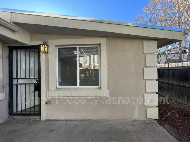 2127 S Acoma St in Denver, CO - Building Photo - Building Photo