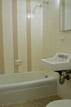 164 N Beacon St in Boston, MA - Building Photo - Building Photo