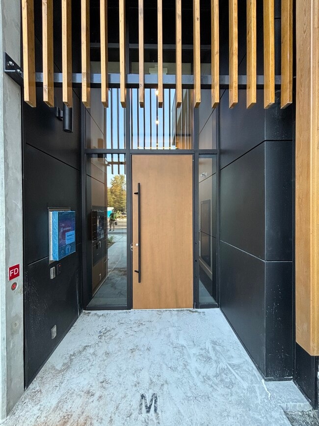 3075 Murray St in Port Moody, BC - Building Photo - Building Photo