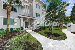 210 11th Ave N in Jacksonville Beach, FL - Building Photo