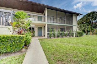 6446 Chasewood Dr in Jupiter, FL - Building Photo