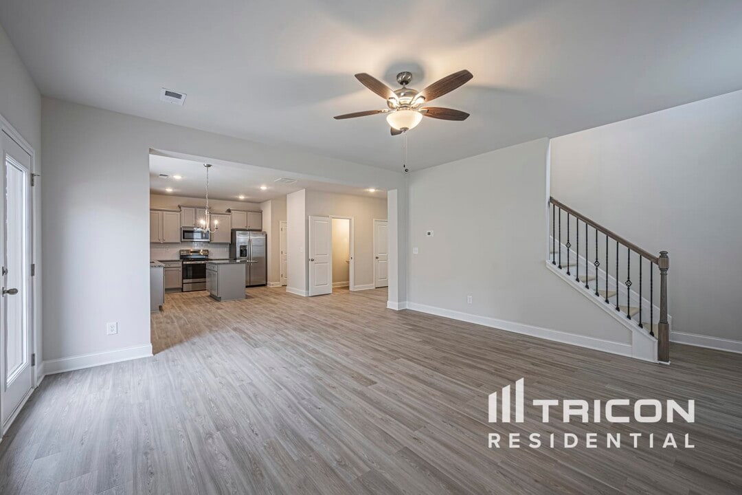 228 Margrave Dr in Holly Springs, GA - Building Photo
