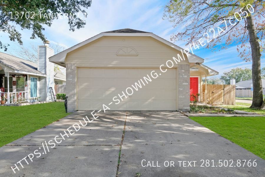 13702 Tanvern Ct in Houston, TX - Building Photo