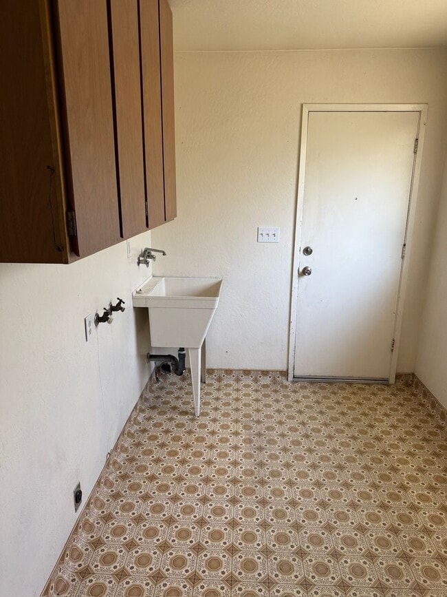 4833 E Main St in Stockton, CA - Building Photo - Building Photo