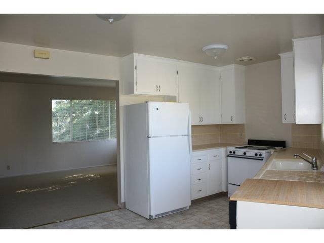 1401 Hess Rd in Redwood City, CA - Building Photo - Building Photo