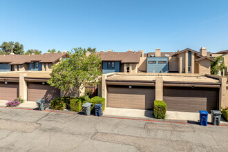 Skylark Terrace in Escondido, CA - Building Photo - Building Photo