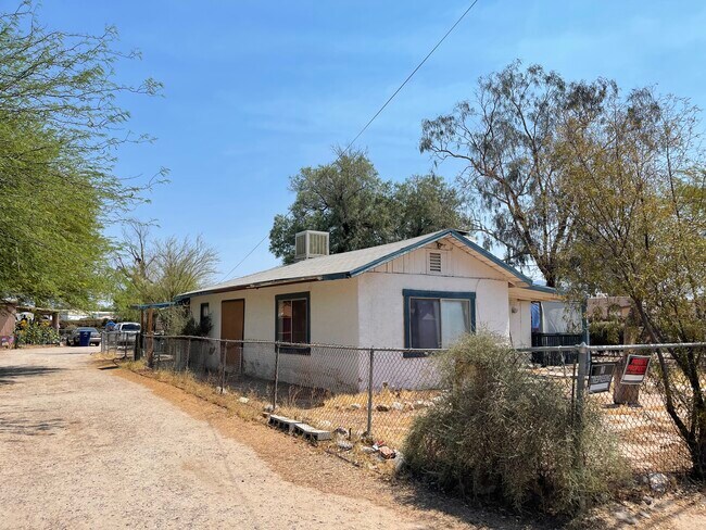 1716 W Hegel Ln in Tucson, AZ - Building Photo - Primary Photo