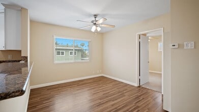 124-126 4th St in Seal Beach, CA - Building Photo - Building Photo