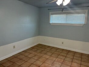 425 S Oak St in Arlington, TX - Building Photo - Building Photo