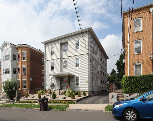 64 Booth St in New Britain, CT - Building Photo - Building Photo