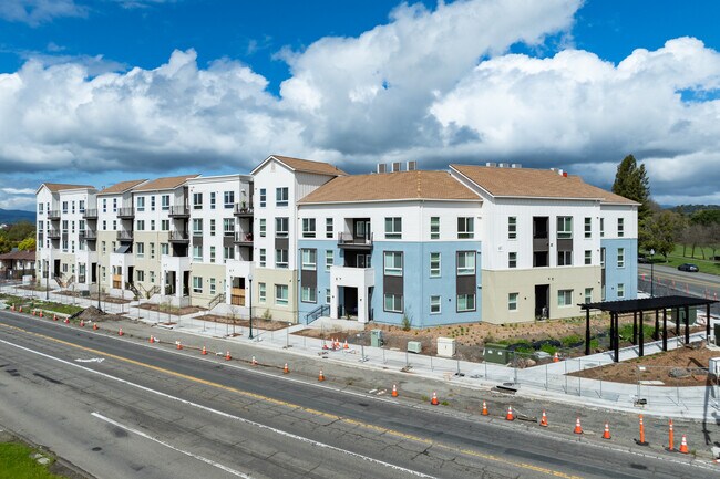 Shiloh Terrace in Windsor, CA - Foto de edificio - Building Photo