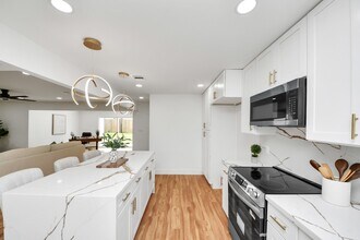 6249 Locke Ln in Houston, TX - Foto de edificio - Building Photo