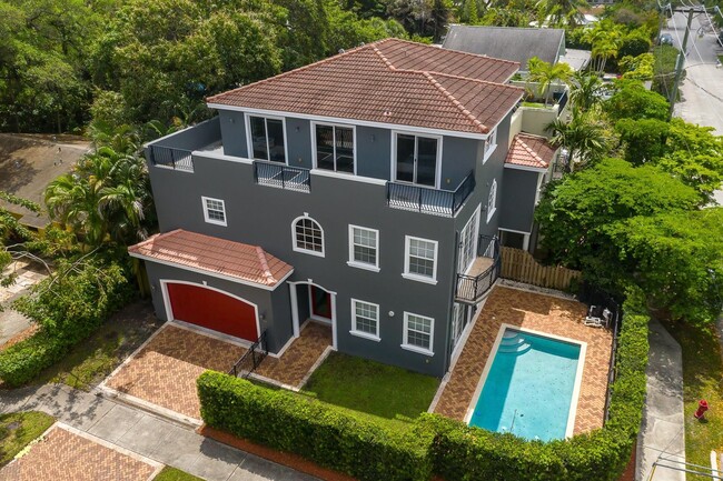 property at 486 SW 5th St