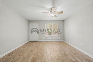 461 W Holmes Ave in Mesa, AZ - Building Photo