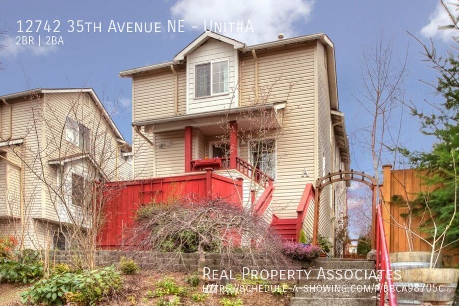 12742 35th Ave NE in Seattle, WA - Building Photo