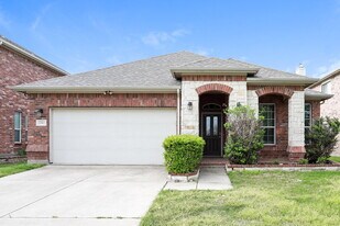 2840 Shoreline Way in Lewisville, TX - Building Photo