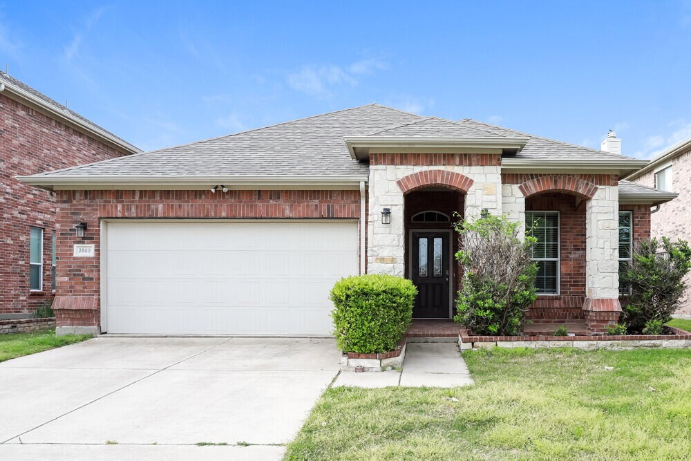 2840 Shoreline Way in Lewisville, TX - Building Photo