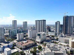 133 NE 2nd Ave, Unit 710 in Miami, FL - Foto de edificio - Building Photo