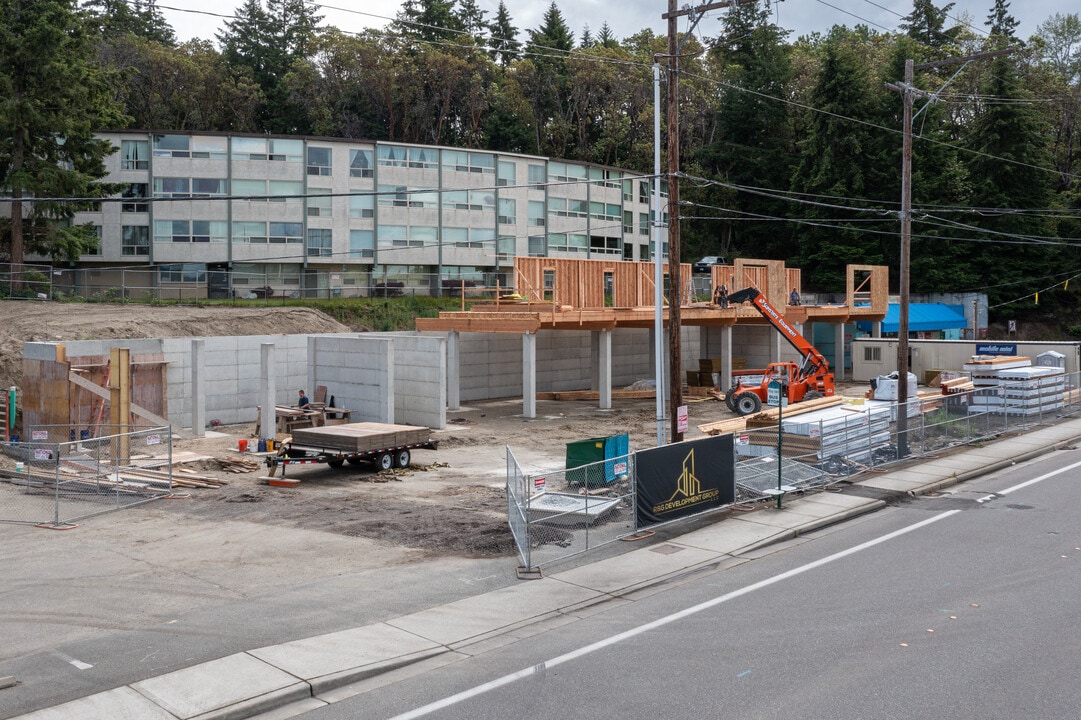 2091 Wheaton Way in Bremerton, WA - Foto de edificio