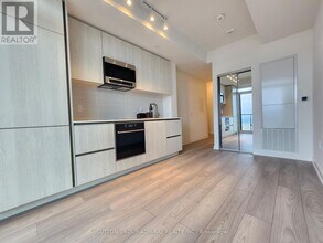 110 Broadway Ave in Toronto, ON - Building Photo - Building Photo