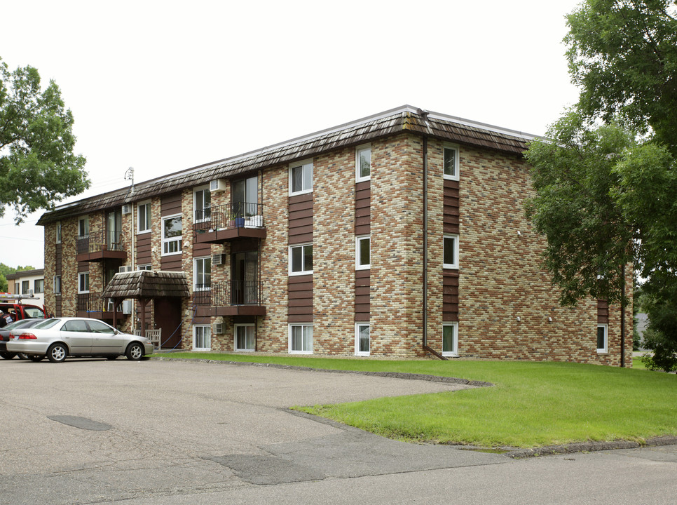 ChanView Estates in Chanhassen, MN - Building Photo