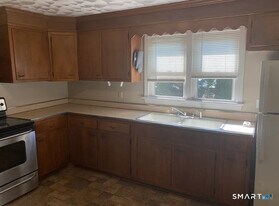 152 Dalton St in West Haven, CT - Building Photo