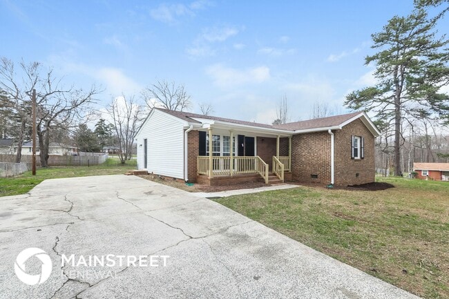 319 Cedarwood Ln in Matthews, NC - Building Photo - Building Photo