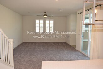 7869 Paseo De Daly in Citrus Heights, CA - Foto de edificio - Building Photo