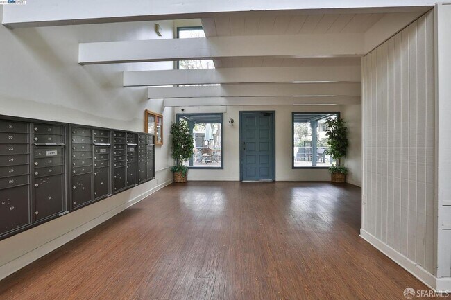 1731 Ellis St in Concord, CA - Building Photo - Building Photo