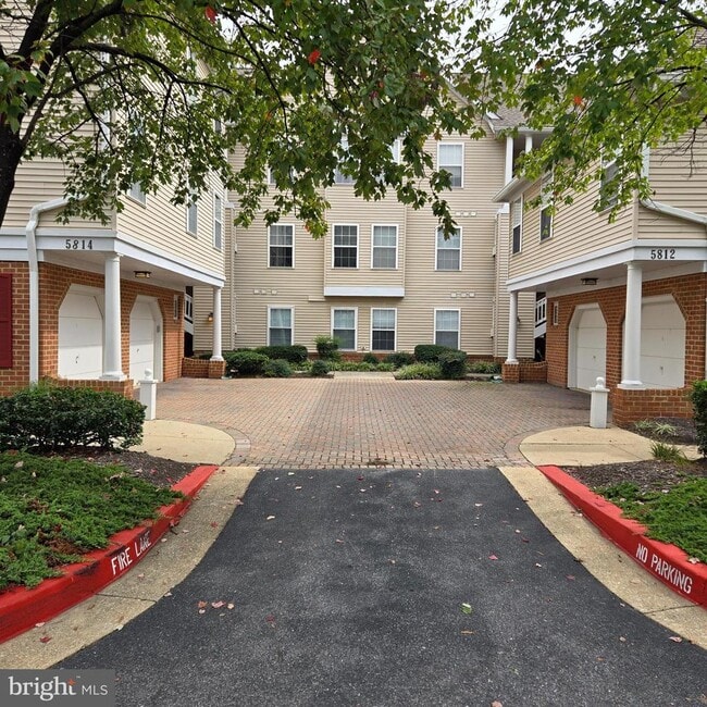5814 Wyndham Cir in Columbia, MD - Building Photo - Building Photo
