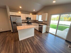 8334 N Spokane St in Post Falls, ID - Building Photo - Building Photo