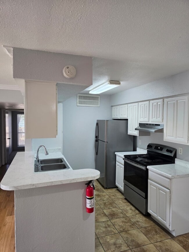 4747 Allendale Rd in Houston, TX - Building Photo - Building Photo