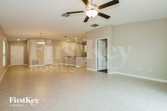 14909 Imperial Purple Ln in Wimauma, FL - Foto de edificio - Building Photo