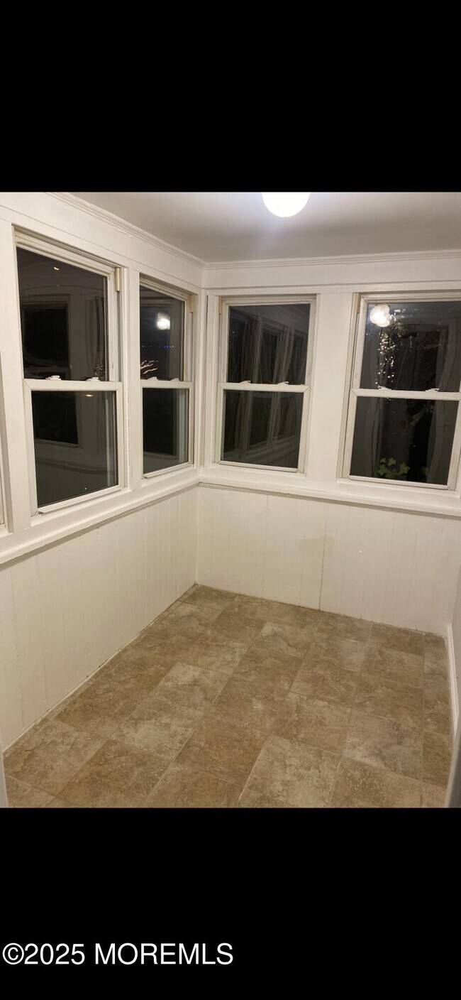 239 Bay Ave in Leonardo, NJ - Building Photo - Building Photo