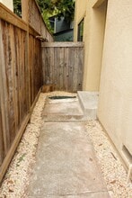 983 Hacienda Circle in Rohnert Park, CA - Foto de edificio - Building Photo