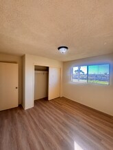 1001 E Stearns Ave in La Habra, CA - Foto de edificio - Building Photo