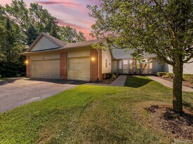 1240 University Dr in Pontiac, MI - Building Photo