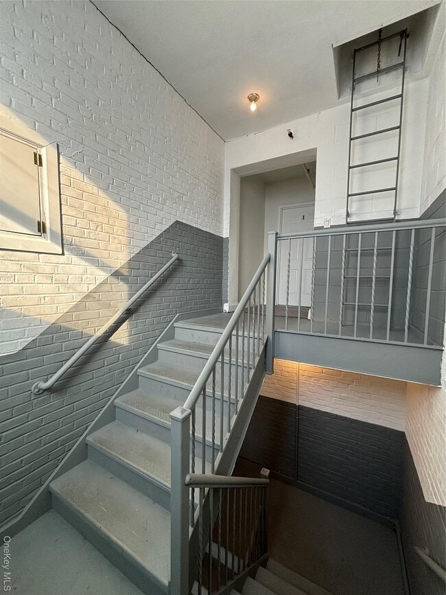 90 E Main St in Patchogue, NY - Building Photo - Building Photo